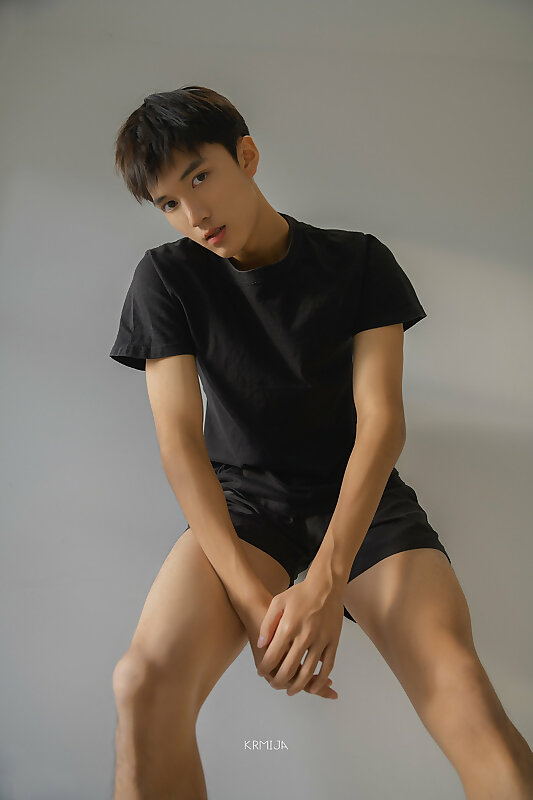 Next Image >>