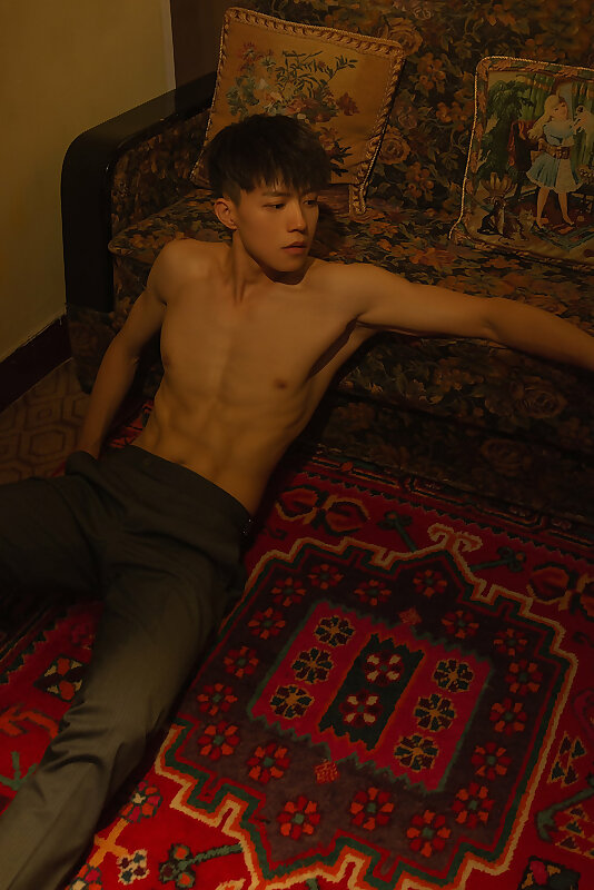 Next Image >>