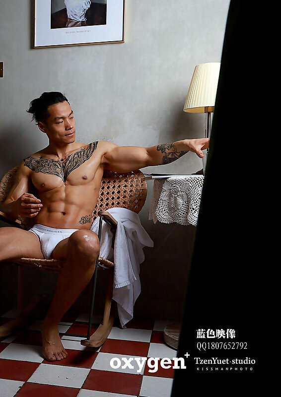 Next Image >>