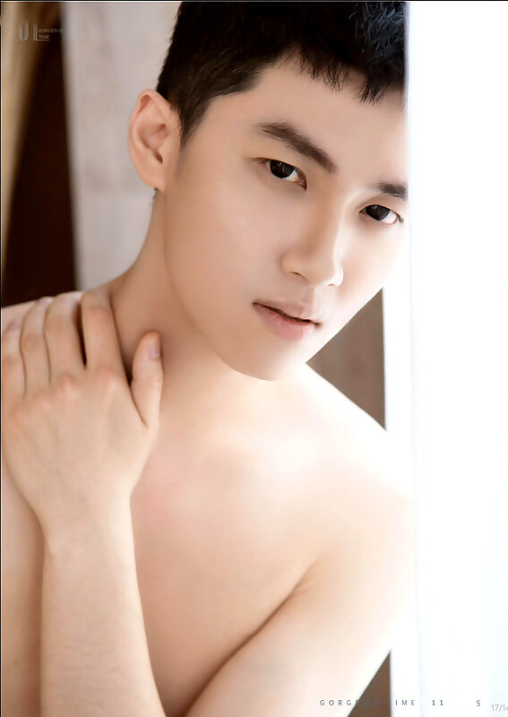 Next Image >>