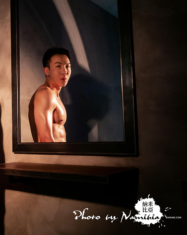 Next Image >>