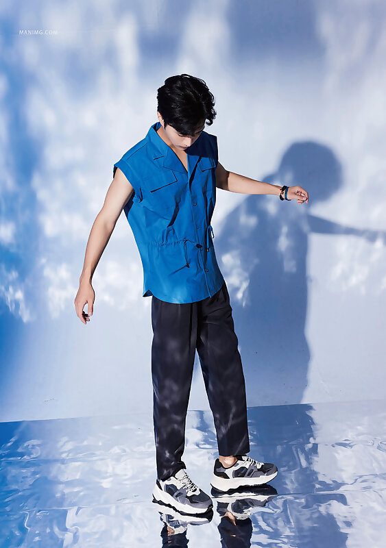 Next Image >>