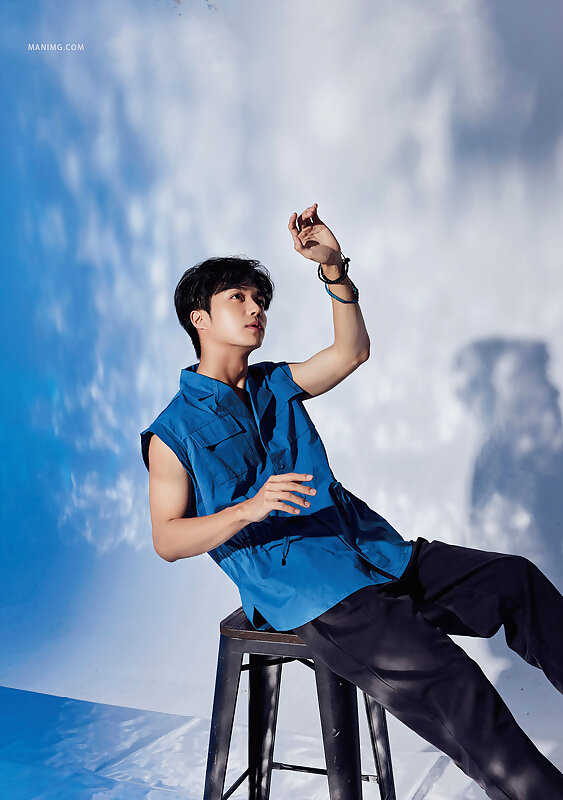 Next Image >>