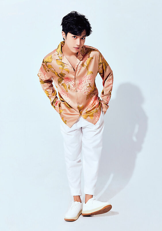 Next Image >>