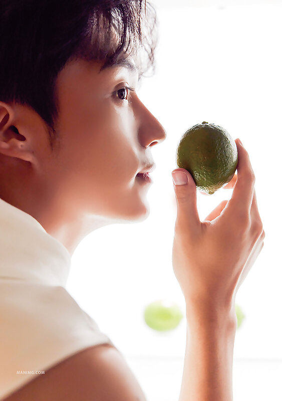 Next Image >>