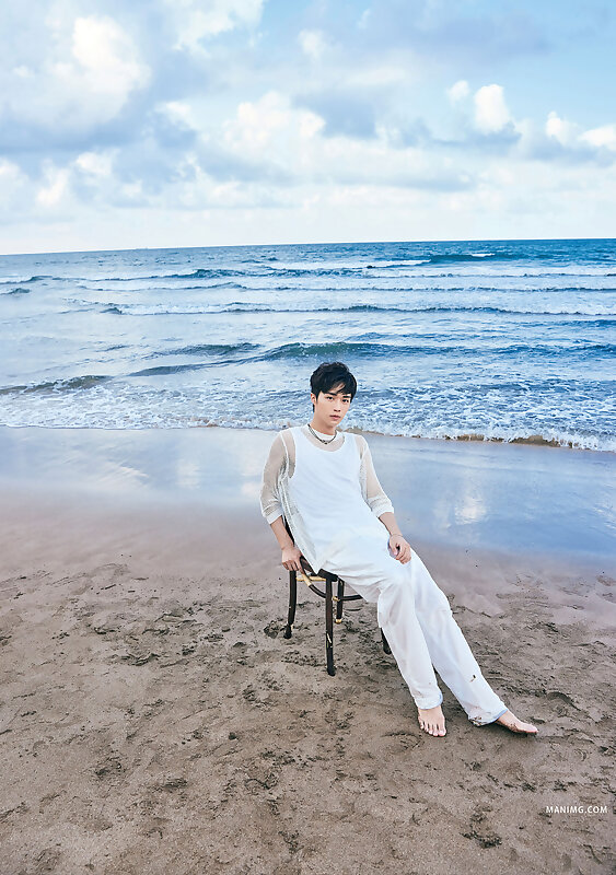 Next Image >>