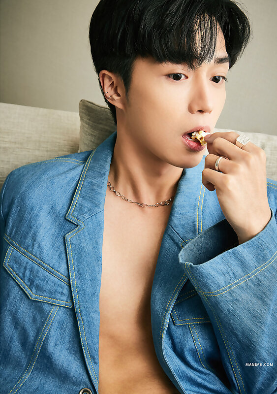 Next Image >>