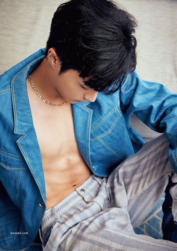 Next Image >>