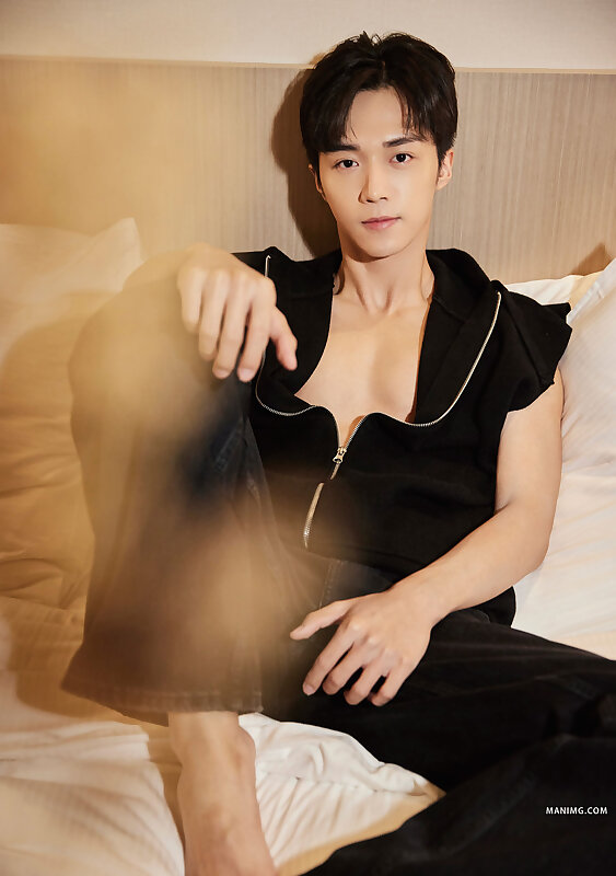 Next Image >>