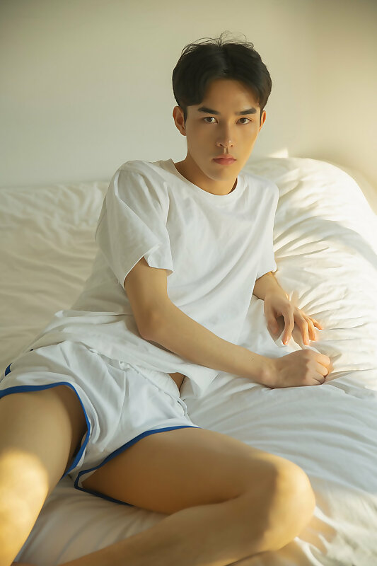 Next Image >>