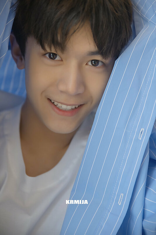 Next Image >>