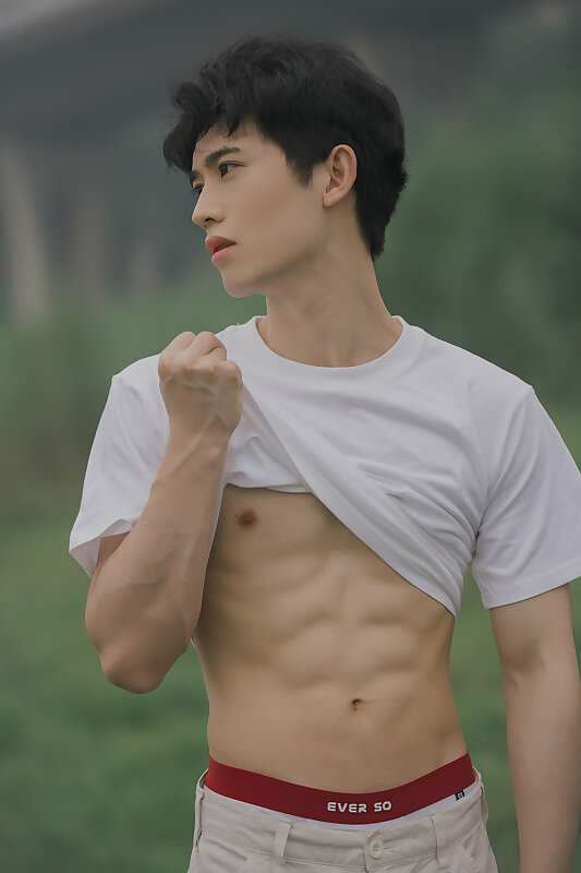 Next Image >>