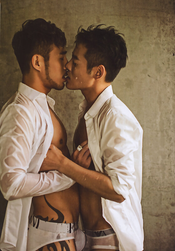 Next Image >>