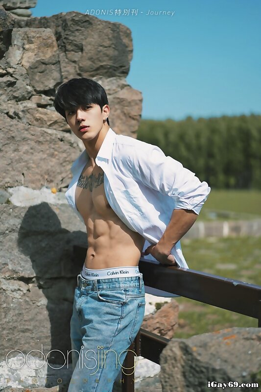 Next Image >>
