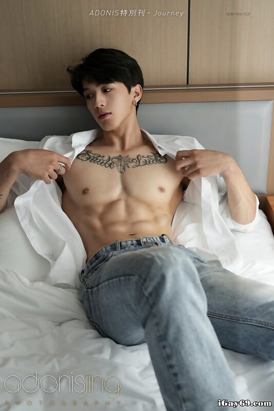 Next Image >>
