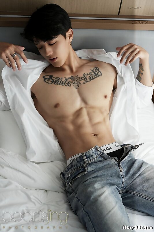 Next Image >>