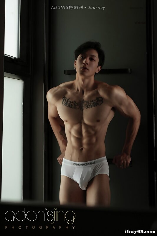 Next Image >>