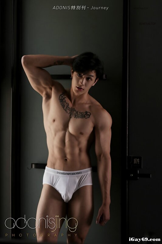 Next Image >>
