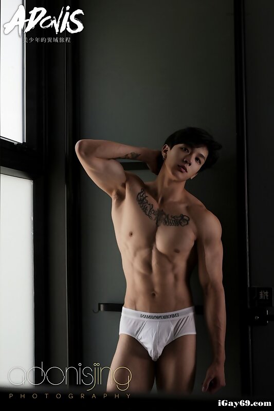 Next Image >>