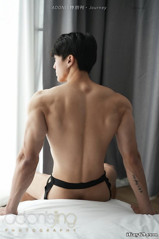 Next Image >>