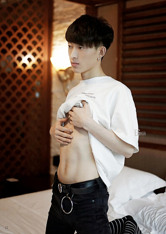 Next Image >>