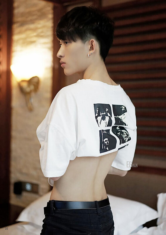 Next Image >>