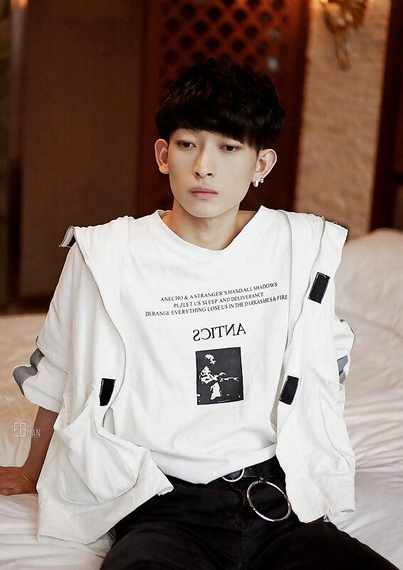 Next Image >>