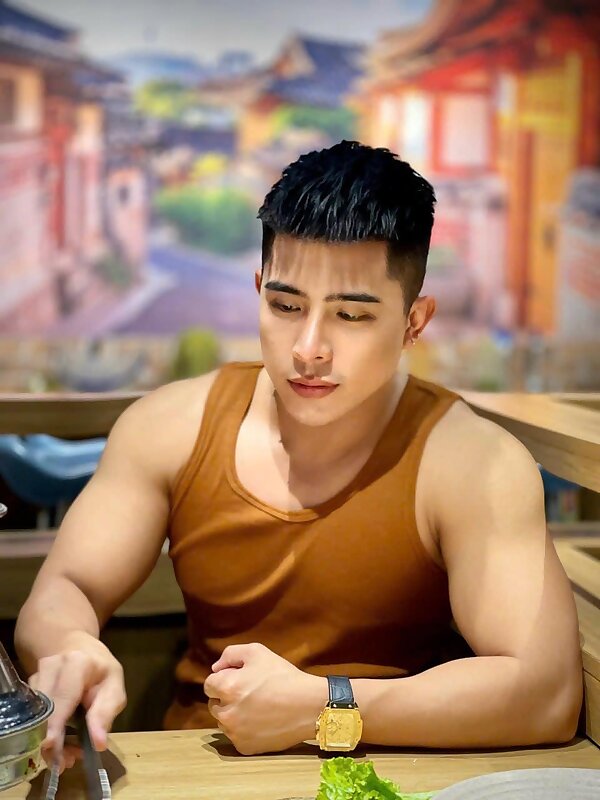 Next Image >>