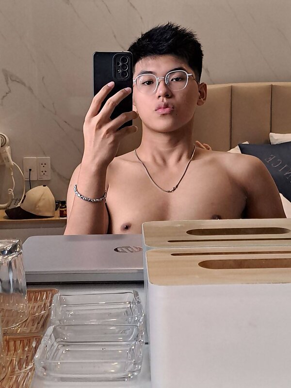 Next Image >>