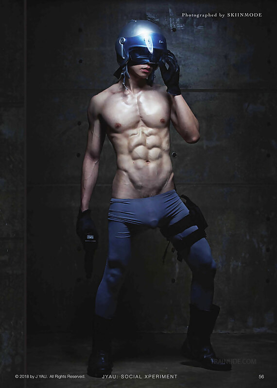 Next Image >>