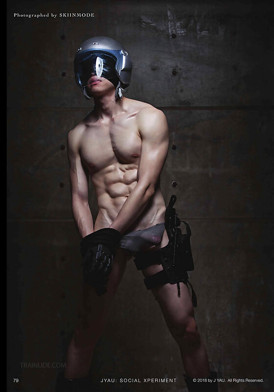 Next Image >>