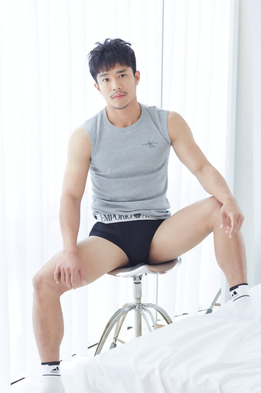 Next Image >>