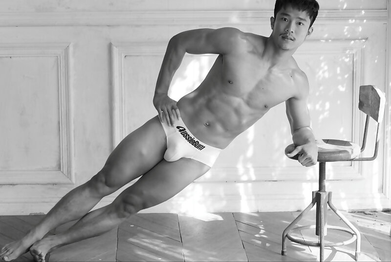 Next Image >>