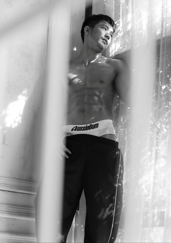 Next Image >>