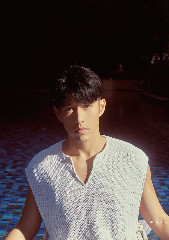 Next Image >>