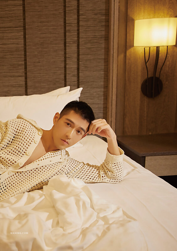 Next Image >>