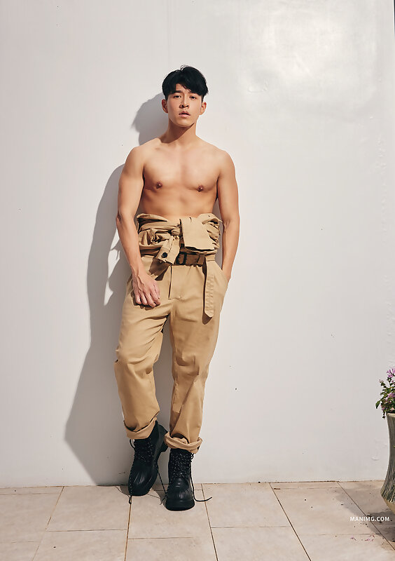 Next Image >>