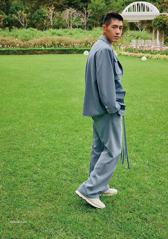 Next Image >>
