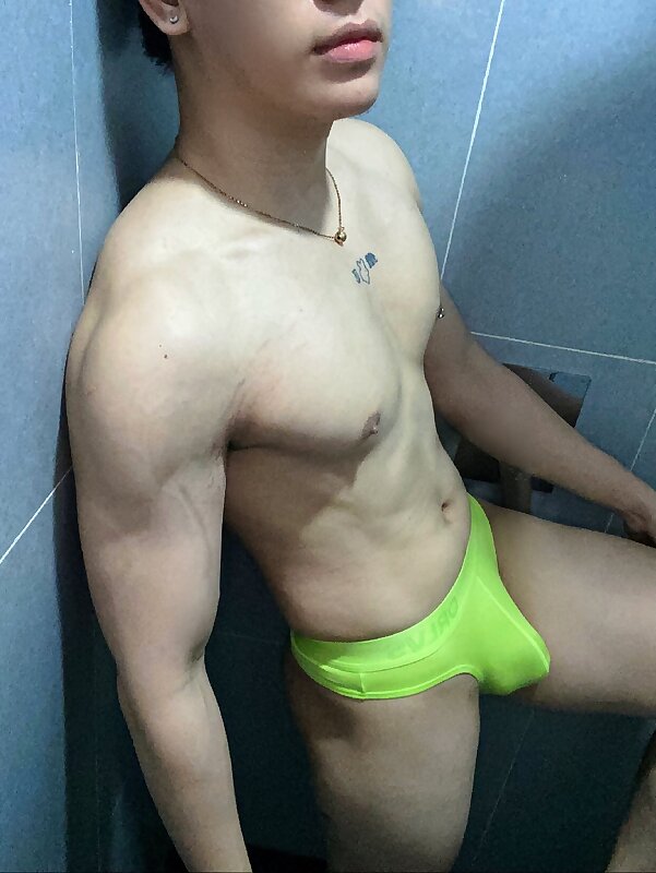 Next Image >>
