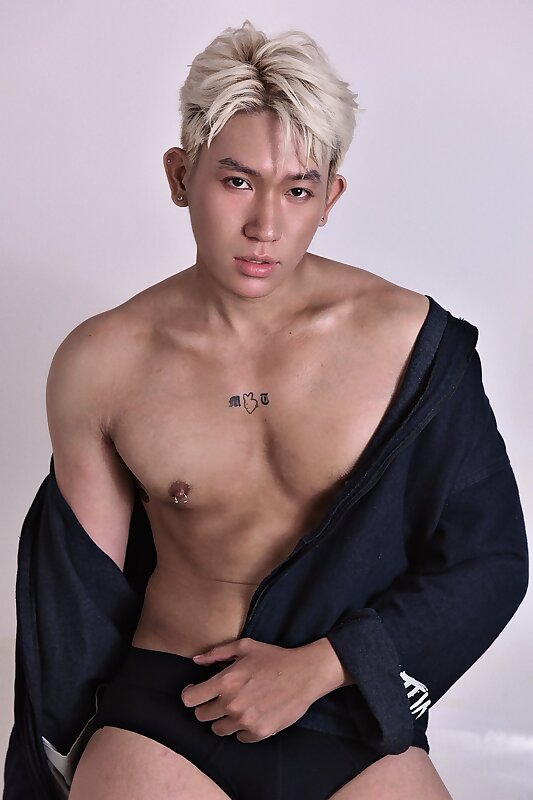 Next Image >>