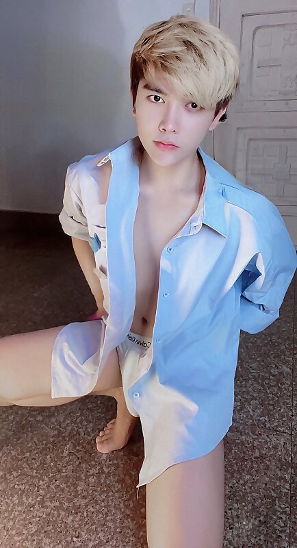 Next Image >>