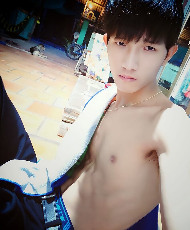 Next Image >>