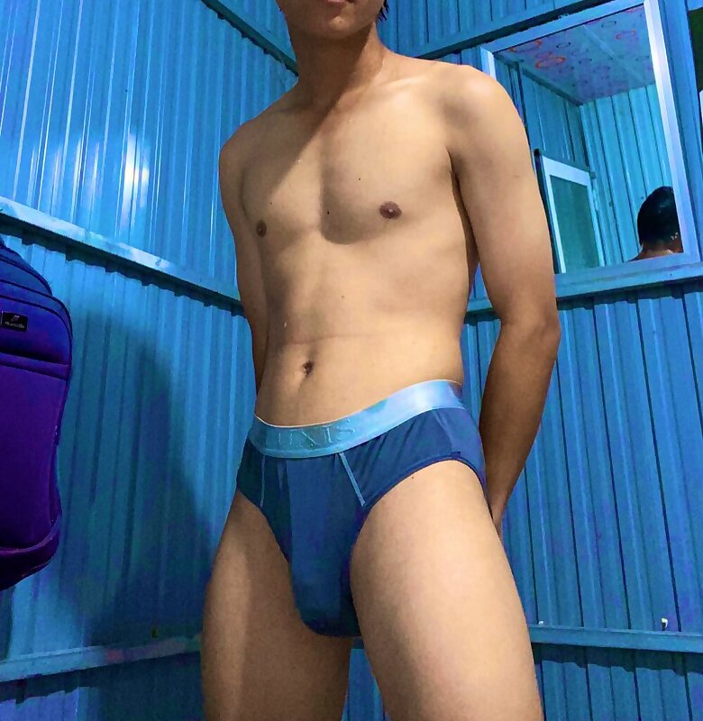Next Image >>