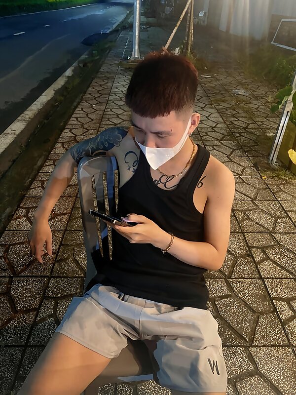 Next Image >>