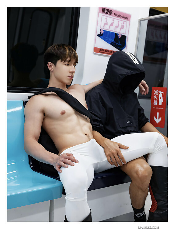 Next Image >>