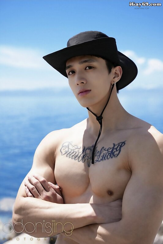 Next Image >>