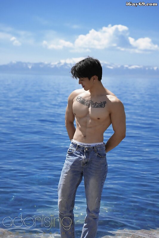Next Image >>