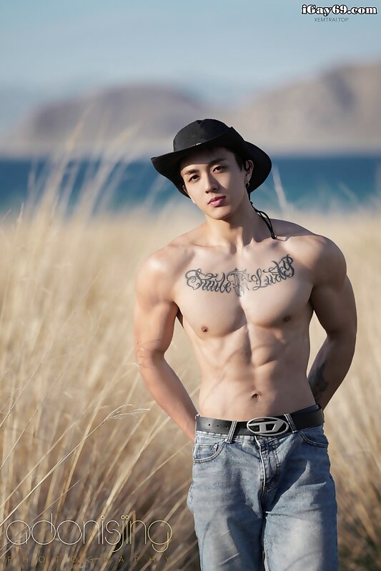 Next Image >>