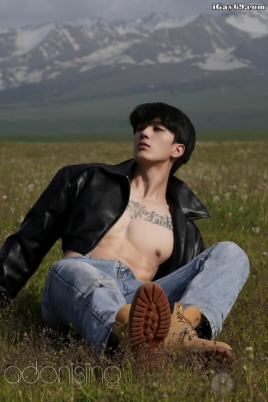 Next Image >>