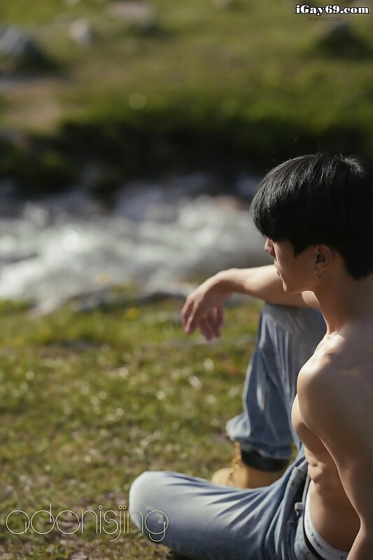 Next Image >>
